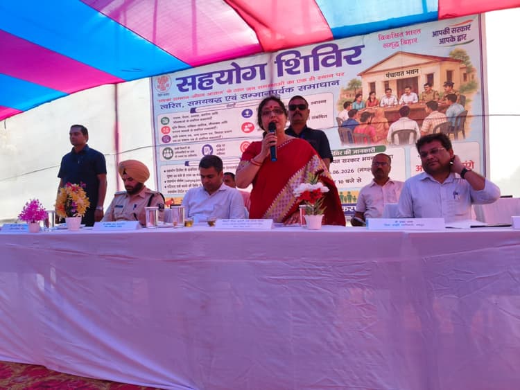 राज्य सरकार लोगों की समस्याओं के समाधान के लिए उनके द्वार तक पहुंच रही : मंत्री शीला कुमारी