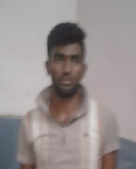 दिल्ली साकेत कोर्ट से फरार अभियुक्त भागलपुर में गिरफ्तार, ब्रह्मपुत्र मेल से सुल्तानगंज पहुंचते ही जीआरपी ने पकड़ा