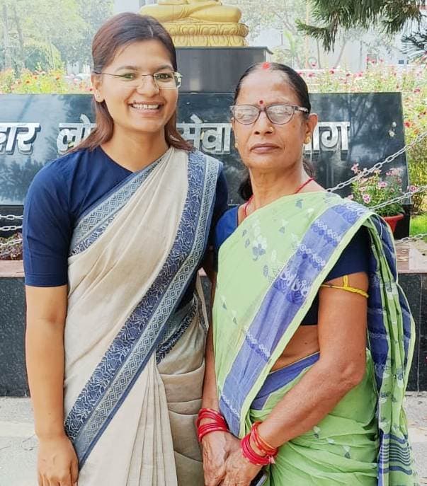 औरंगाबाद में किसान की बेटी निधि कुमारी ने पहले ही प्रयास में पास की BPSC परीक्षा, नौकरी छोड़ पूरा किया सपना