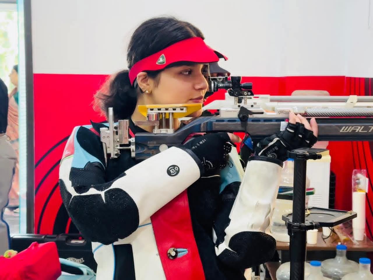 रायफल शूटिंग में दमदार प्रदर्शन कर नवगछिया की बेटी ख्वाहिश ने जर्मनी में बढ़ाया देश का मान रायफल शूटिंग में दमदार प्रदर्शन कर नवगछिया की बेटी ख्वाहिश ने जर्मनी में बढ़ाया देश का मान