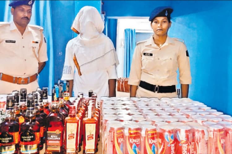 अरवल में पुलिस जांच में विदेशी शराब बरामद, तस्कर गिरफ्तार