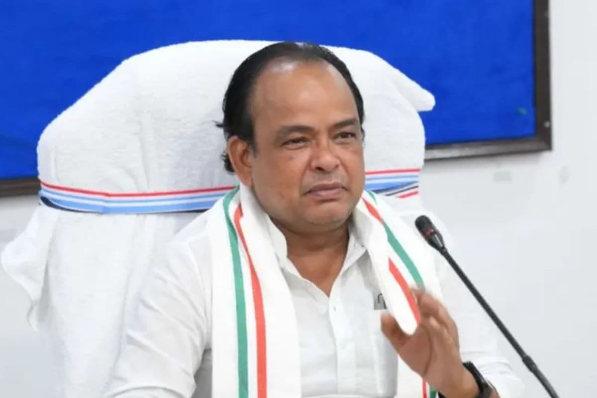 धनबाद पहुंचे इरफान अंसारी, बोले- शिबू सोरेन को मिलना चाहिए भारत रत्न