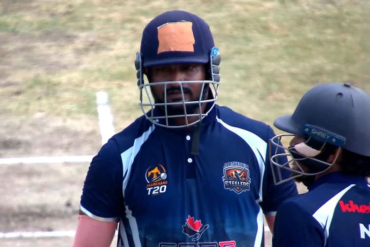 Jharkhand T20 League: 14 छक्के, 8 चौके और 143 रन... कुमार करण के शतक ने जमशेदपुर स्टीलर्स को दिलाया फाइनल का टिकट