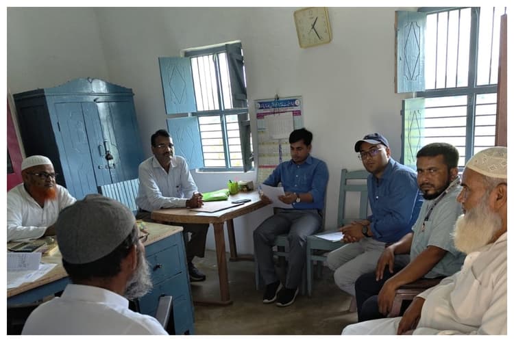 Motihari: बंजरिया में मदरसा इस्लामिया मकासिदुल उलूम का प्रशासनिक निरीक्षण, अधिकारियों ने दिए निर्देश