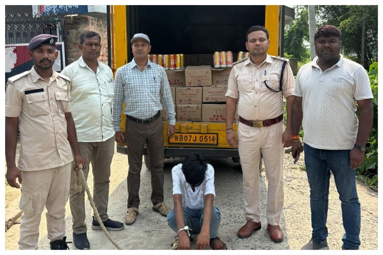 मधुबनी: पश्चिम बंगाल नंबर पार्सल वैन से 1248 लीटर विदेशी बीयर जब्त, झंझारपुर में तस्कर गिरफ्तार