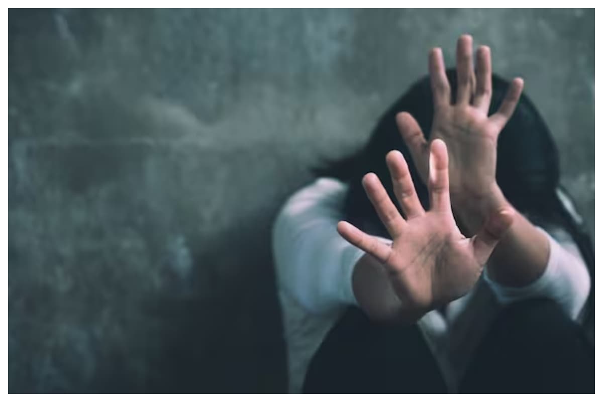 रिश्तेदार के यहां शादी में आई नाबालिग लड़की से दुष्कर्म, पुलिस ने आरोपी को हिरासत में लिया