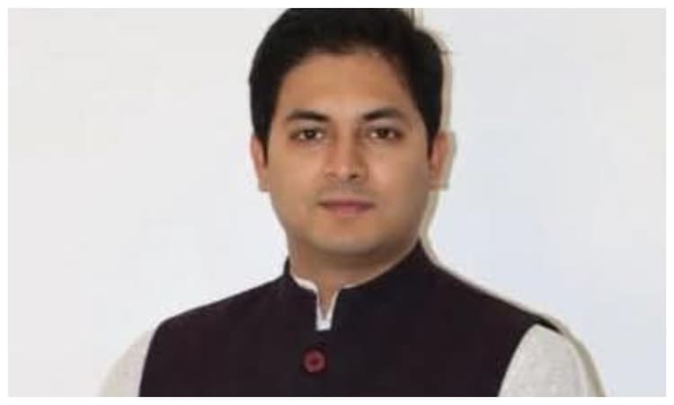 मधुबनी: जेसीबी से मिट्टी काटने के बाद तत्काल उसे समतल करें- विधायक आसिफ अहमद