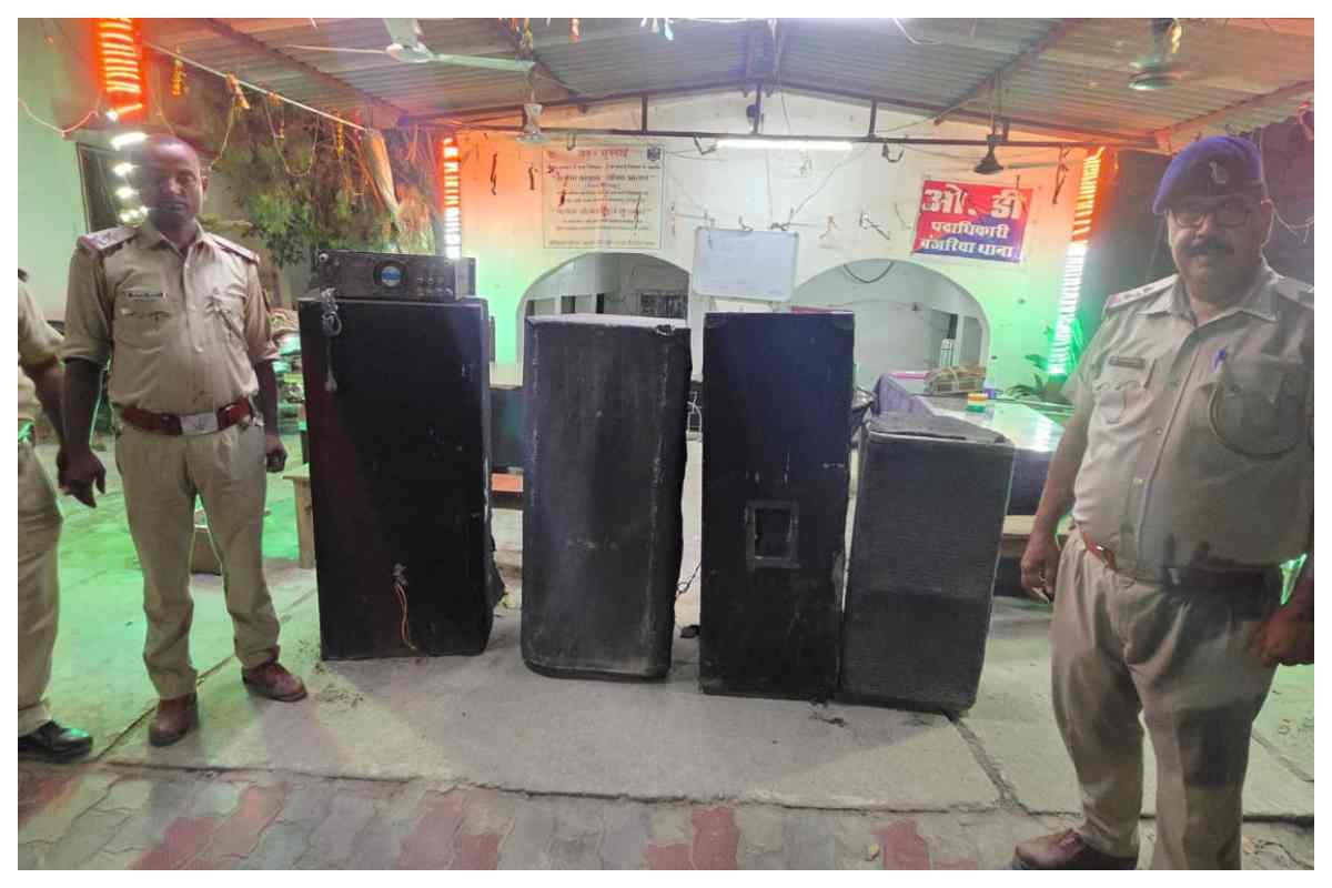 मोहर्रम से ठीक पहले पुलिस का बड़ा एक्शन, बंजरिया में छापेमारी कर डीजे जब्त