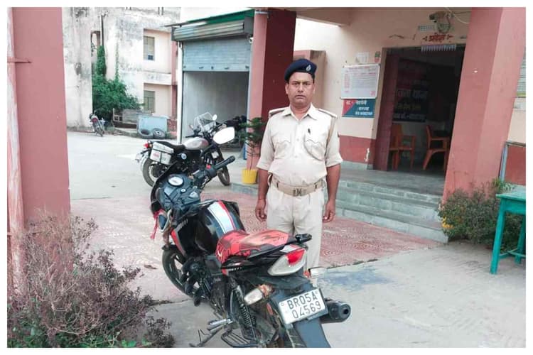 मोतिहारी पुलिस की बड़ी कार्रवाई, HHD Machine से खुला चोरी की बाइक का पोल