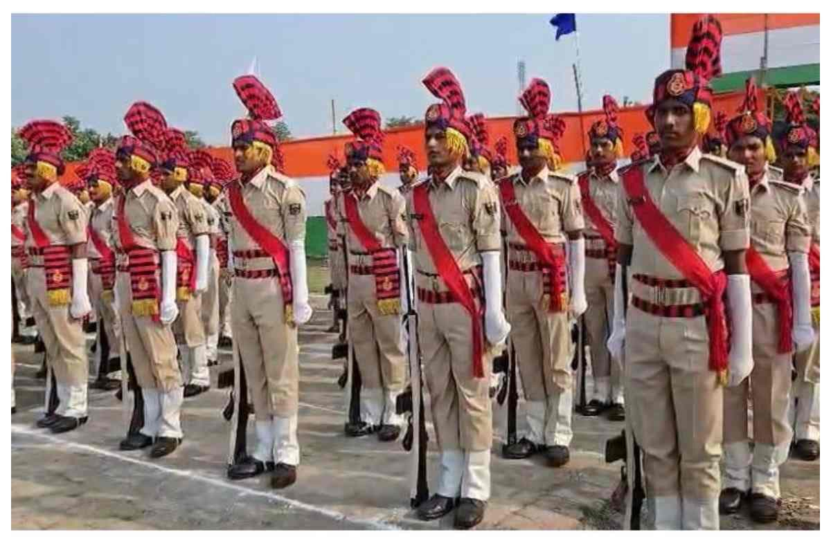 531 जवानों के बीच तीन थर्ड जेंडर ने पहनी खाकी, रचा इतिहास