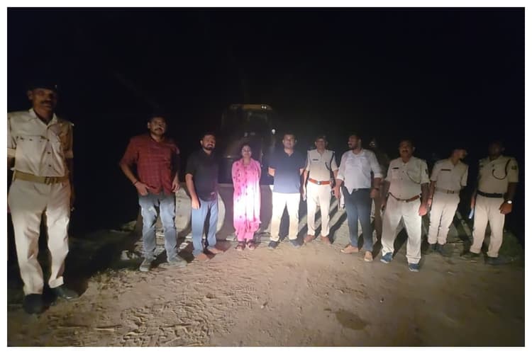 Mining News: अवैध बालू खनन पर कार्रवाई: चार वाहन जब्त,11.96 लाख का जुर्माना