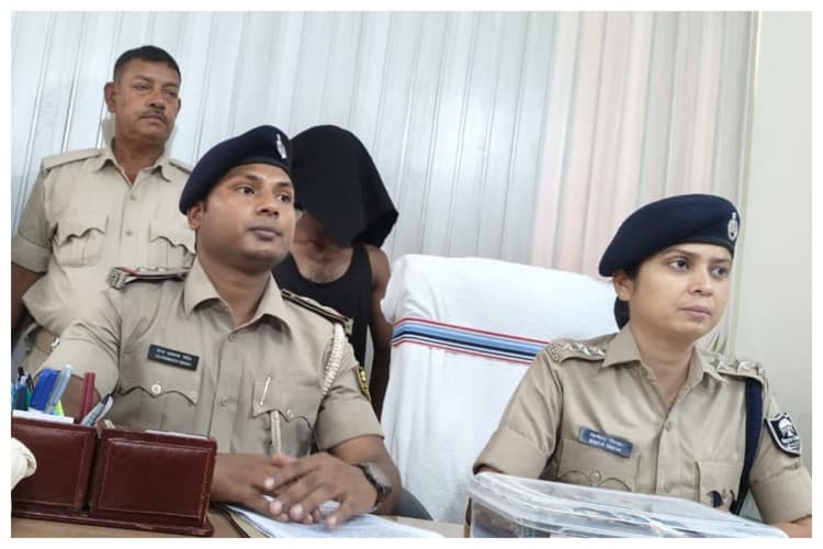 मुजफ्फरपुर: लाखों की स्मैक और नकद के साथ तस्कर गिरफ्तार,खुला पारिवारिक सिंडिकेट