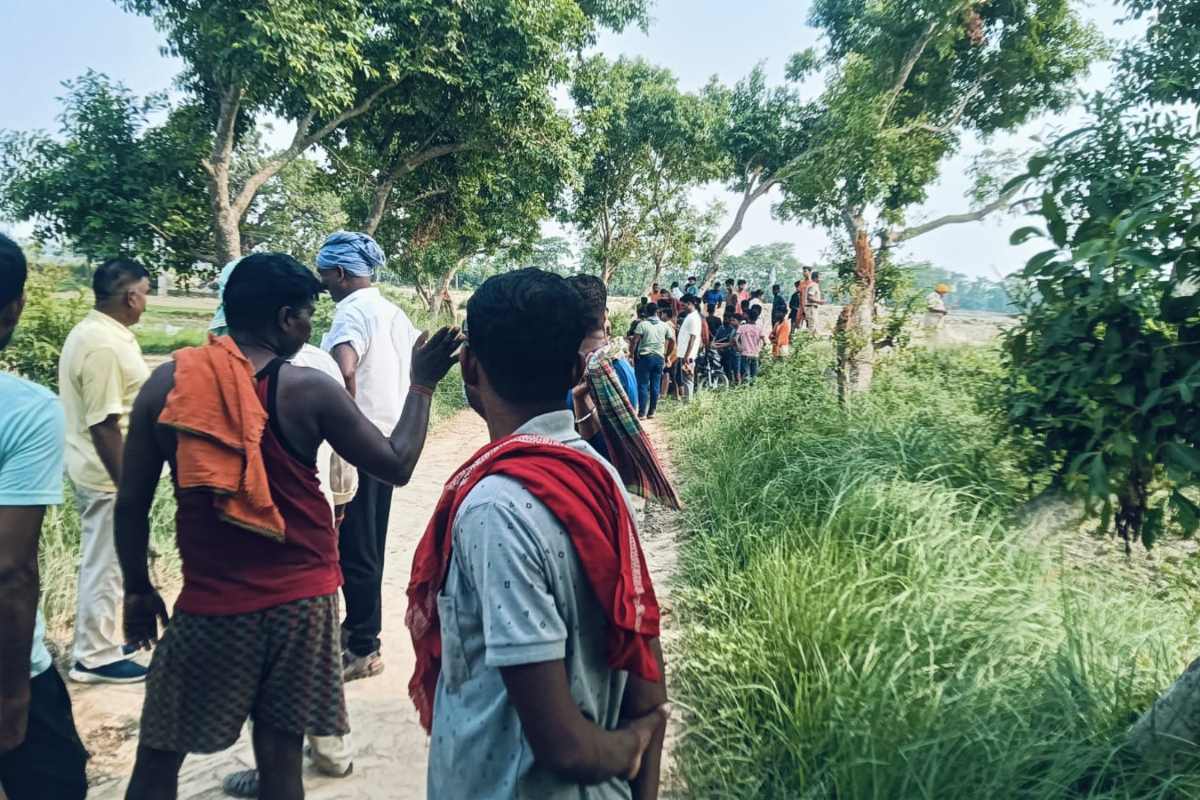 रेलवे ट्रैक किनारे मिला 30 वर्षीया युवती का क्षत-विक्षत शव, पहचान मिटाने को ईंट से कुचला चेहरा