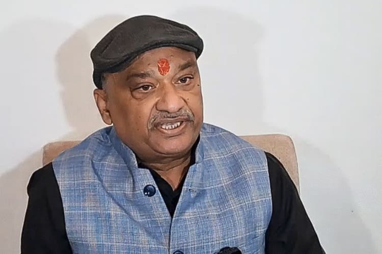 RJD MLC बोले- राबड़ी देवी डायमंड ज्वेलरी नहीं पहनतीं, सिंगर को हीरे का कंगन गिफ्ट करने के बाद JDU ने की ED जांच की मांग