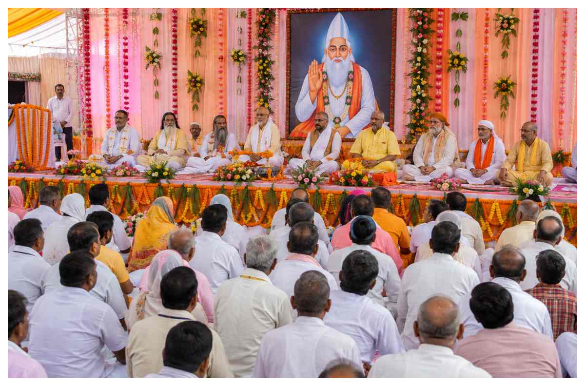 संत कबीर जयंती पर दो दिवसीय समारोह का शुभारंभ, संतों ने दिया मानवता का संदेश