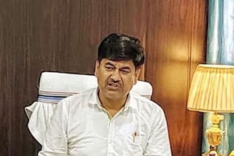 गढ़वा में अवैध बालू खनन पर प्रशासन सख्त, नदी घाटों के 200 मीटर के दायरे में लगी धारा 163