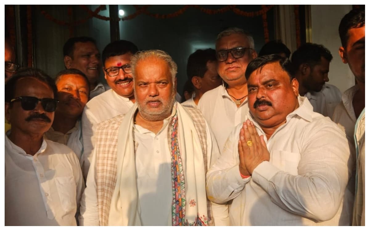 शिवहर: प्रभारी मंत्री श्रवण कुमार ने की 20 सूत्री और आपदा पूर्व तैयारियों की समीक्षा