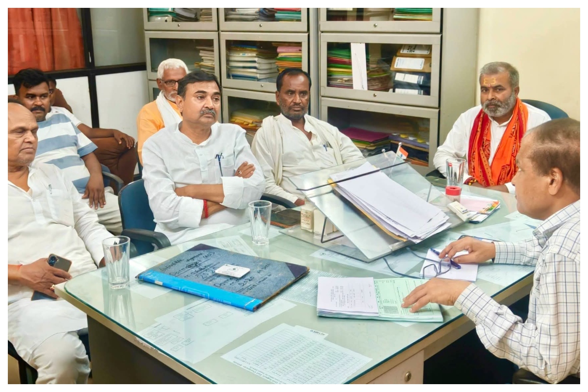 सुगौली चीनी मिल के संचालन और किसान हितों पर विधायक ने की उच्चस्तरीय बैठक