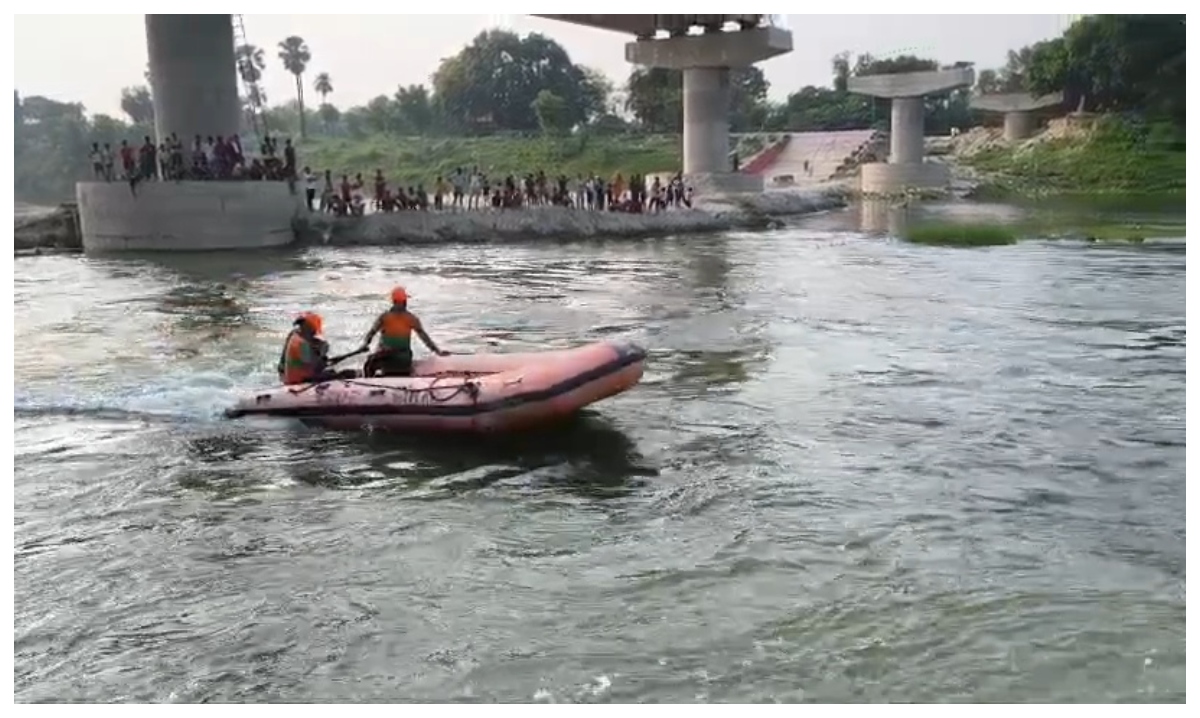 समस्तीपुर: बूढ़ी गंडक नदी में स्नान के दौरान किशोर डूबा, एसडीआरएफ चला रही सर्च ऑपरेशन