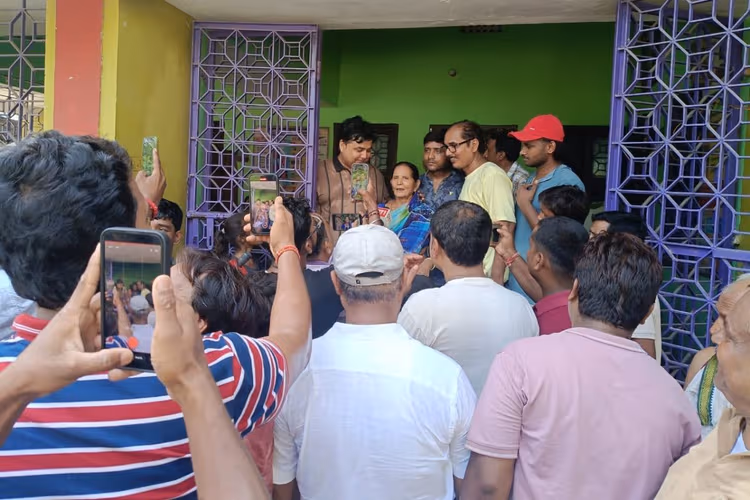 बेटे ने पूरा किया पिता का अधूरा सपना, टीम इंडिया में चयन पर छलके वैभव के पिता के आंसू