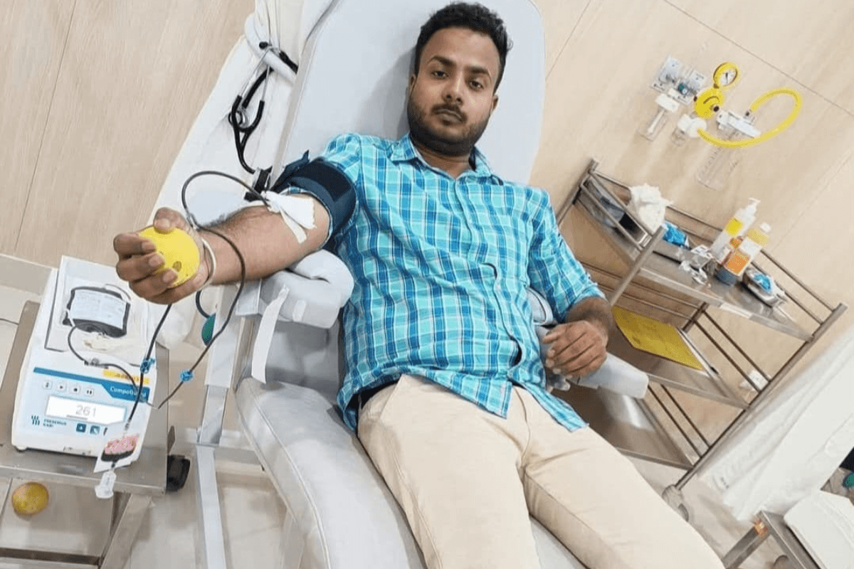 25 साल की उम्र में 20 बार रक्तदान, कई जिंदगियां बचा चुके हैं बिहटा के 'रक्तवीर' लव कुमार