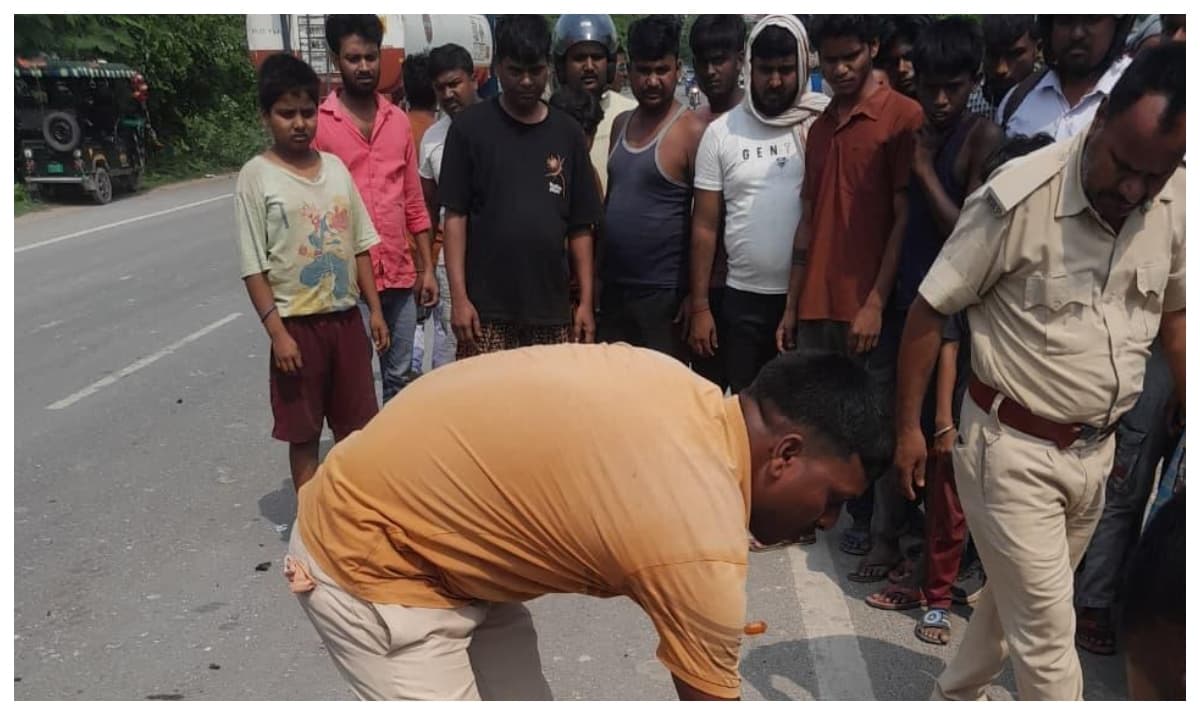 मोतिहारी: बंजरिया में अज्ञात वाहन की टक्कर से युवक की मौत, एक गंभीर घायल