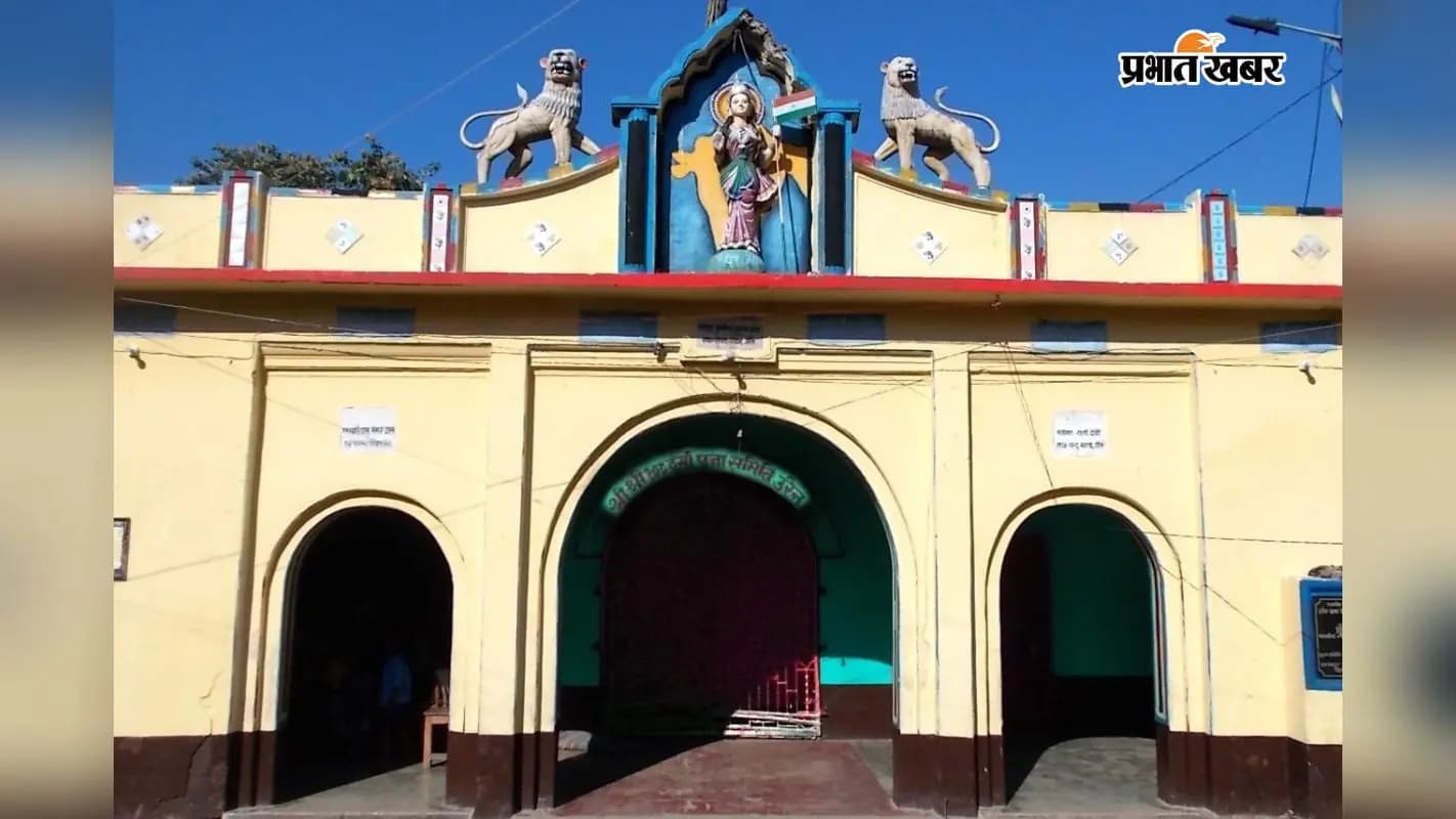 उरैन गांव में स्थित श्री श्री 108 दुर्गा मंदिर उरैन गांव में स्थित श्री श्री 108 दुर्गा मंदिर