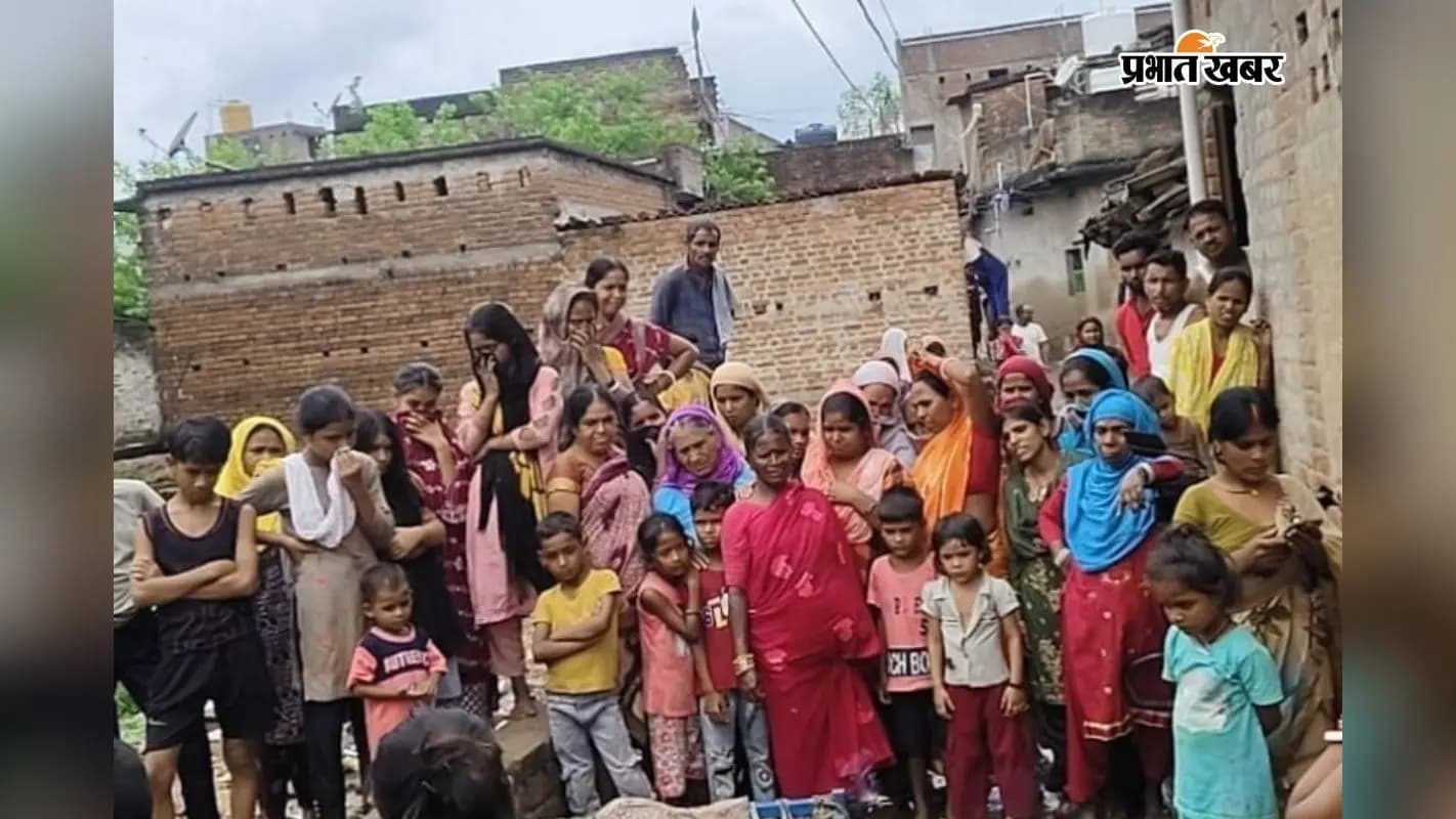 गमगीन परिजन. गमगीन परिजन.