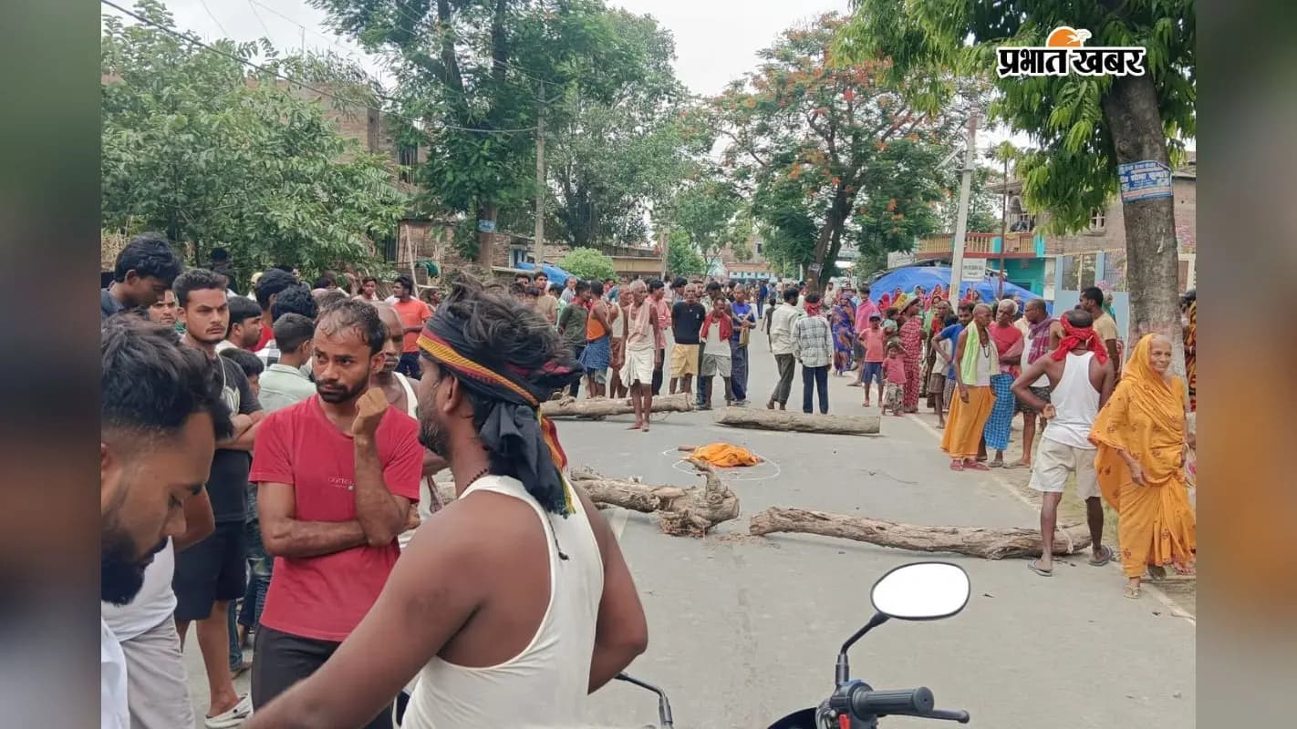 मासूम की मौत, मुआवजे को ग्रामीणों का जाम मासूम की मौत, मुआवजे को ग्रामीणों का जाम