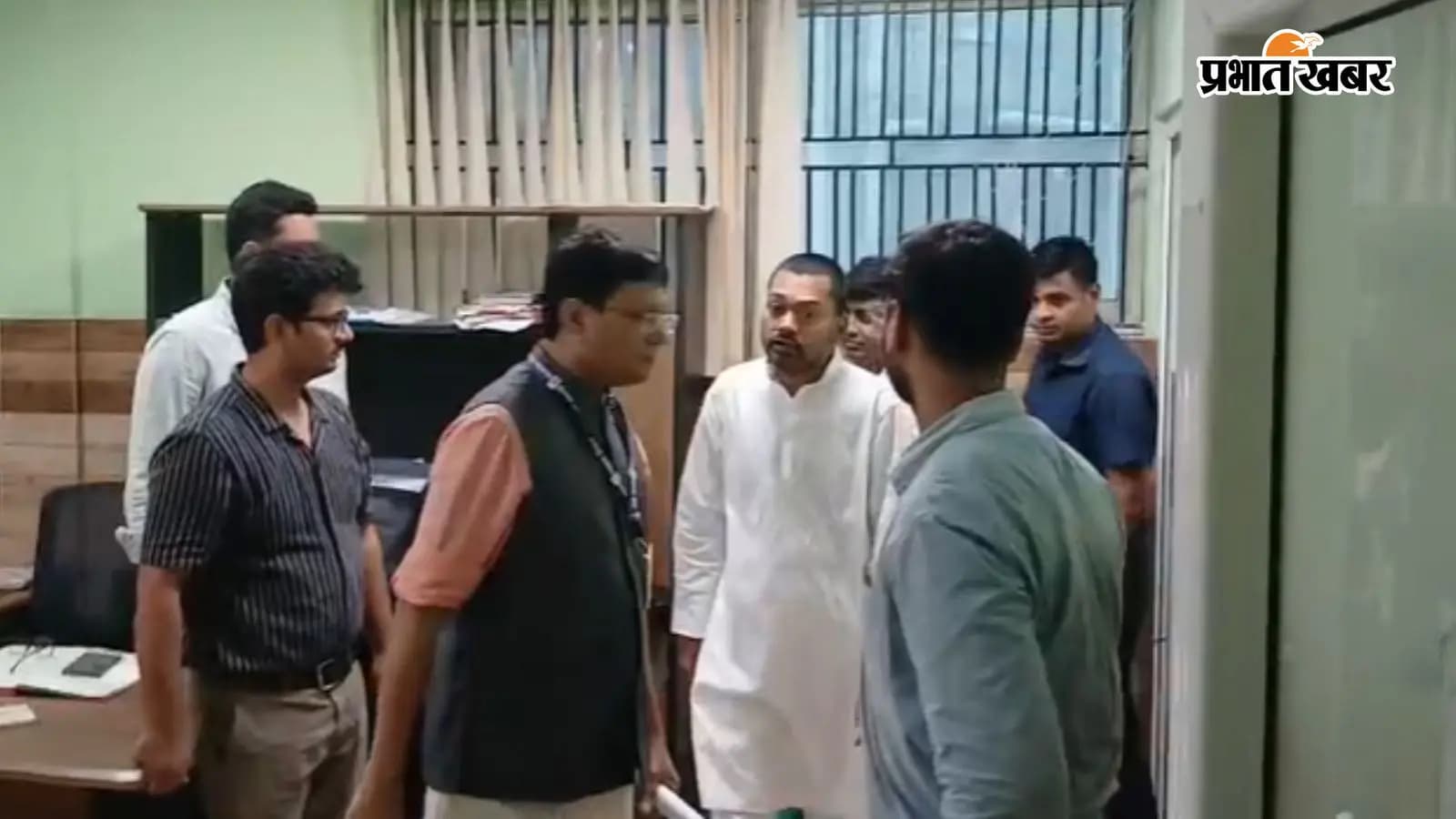 LNJP हॉस्पिटल में निशांत कुमार LNJP हॉस्पिटल में निशांत कुमार