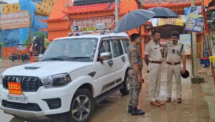 पायलट बाबा धाम के बाहर फंदे से लटका मिला युवक का शव पायलट बाबा धाम के बाहर फंदे से लटका मिला युवक का शव