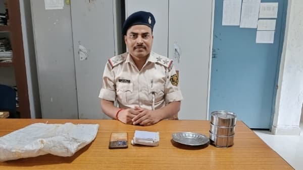 देवरा बेलदरी में सर्राफा कारोबारी से दिनदहाड़े लूट का पुलिस ने किया चौंकाने वाला खुलासा देवरा बेलदरी में सर्राफा कारोबारी से दिनदहाड़े लूट का पुलिस ने किया चौंकाने वाला खुलासा