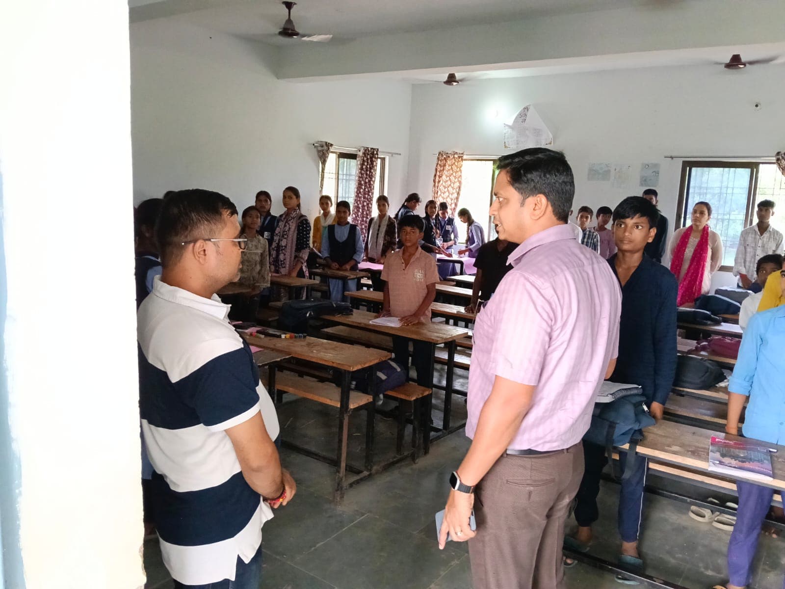 मॉडल स्कूल महेसुआ का एसडीओ ने किया निरीक्षण मॉडल स्कूल महेसुआ का एसडीओ ने किया निरीक्षण