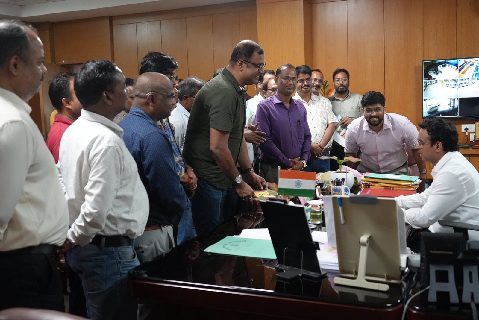 झारखंड में समाहरणालय लिपिकीय संवर्ग की नई नियमावली लागू, पदनाम और सेवा शर्तों में बड़ा बदलाव झारखंड में समाहरणालय लिपिकीय संवर्ग की नई नियमावली लागू, पदनाम और सेवा शर्तों में बड़ा बदलाव