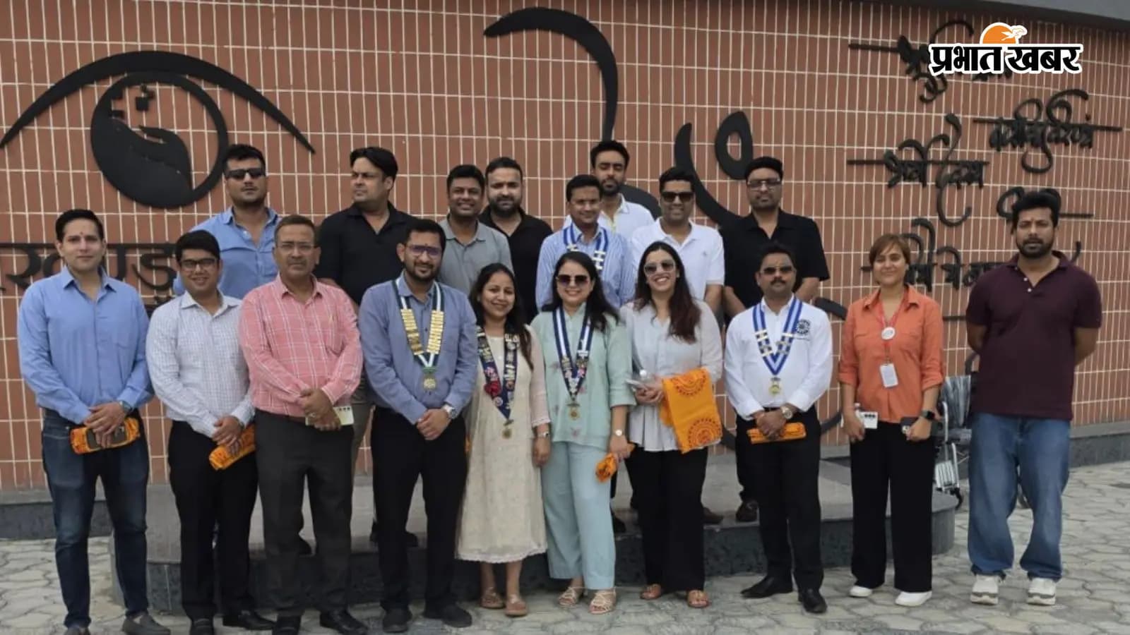 पटना राउंड टेबल ने हॉस्पिटल को दिए चिकित्सा उपकरण पटना राउंड टेबल ने हॉस्पिटल को दिए चिकित्सा उपकरण