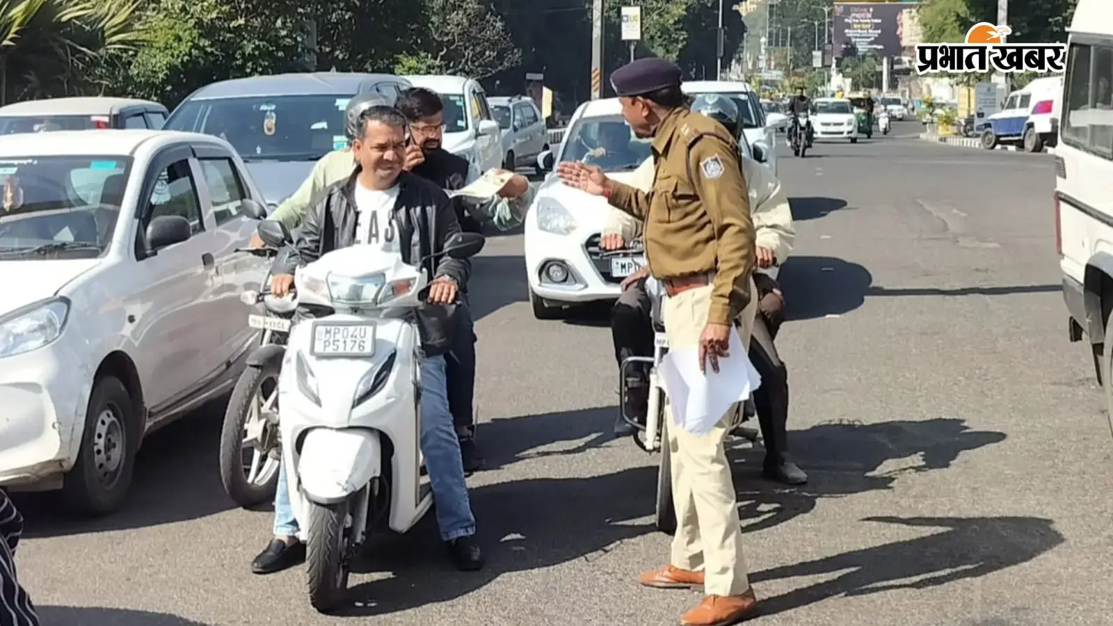 सासाराम में ट्रैफिक नियमों का उल्लंघन: ₹1.20 लाख जुर्माना सासाराम में ट्रैफिक नियमों का उल्लंघन: ₹1.20 लाख जुर्माना