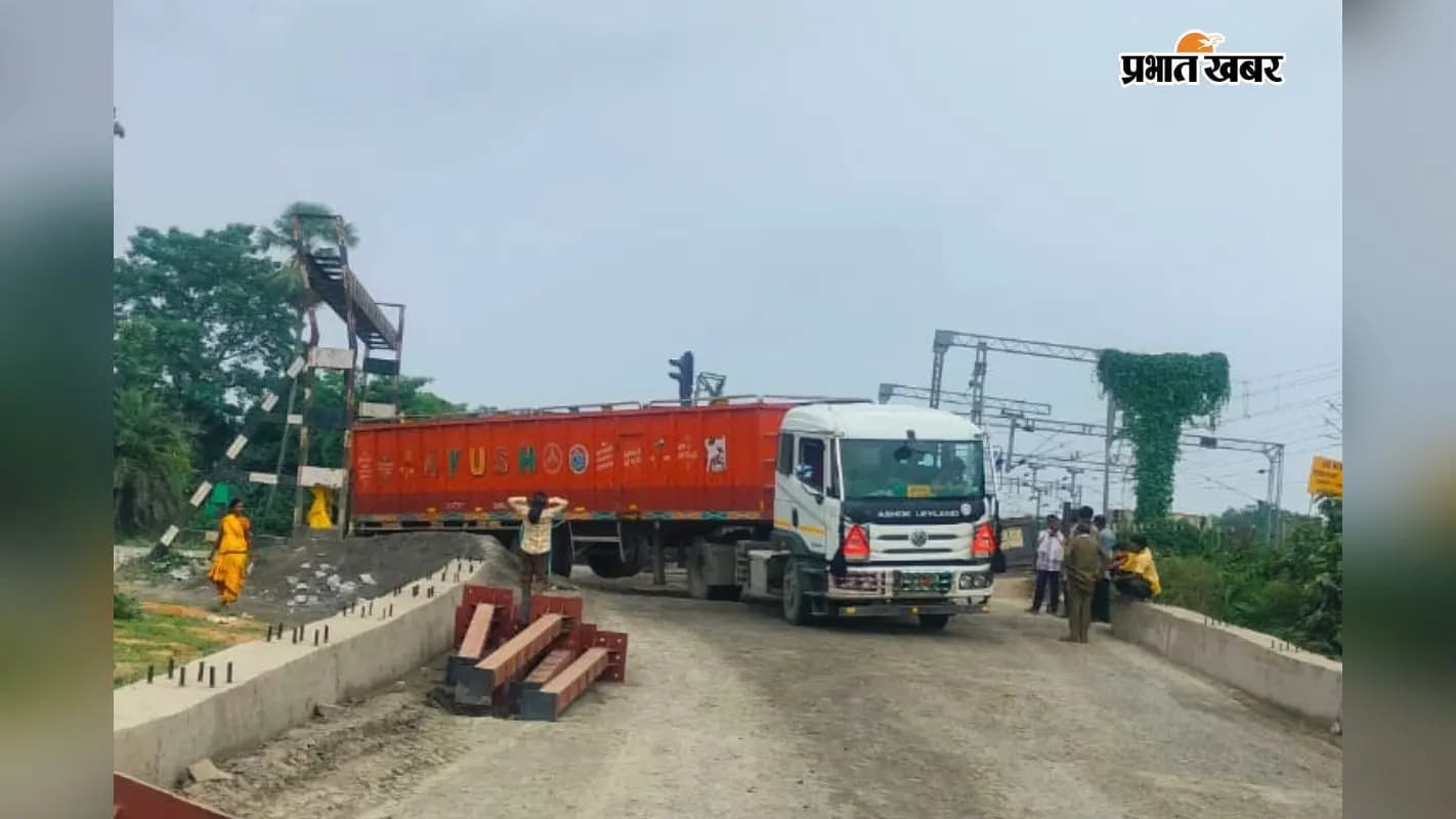 बाइपास पर खड़ा खराब ट्रक. बाइपास पर खड़ा खराब ट्रक.