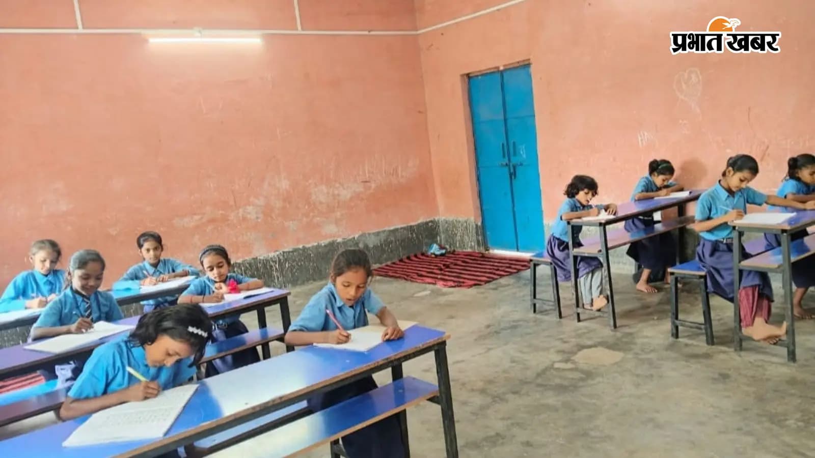 प्रारंभिक स्कूलों में शुरू हुई त्रैमासिक परीक्षा, बच्चों में दिखा उत्साह प्रारंभिक स्कूलों में शुरू हुई त्रैमासिक परीक्षा, बच्चों में दिखा उत्साह