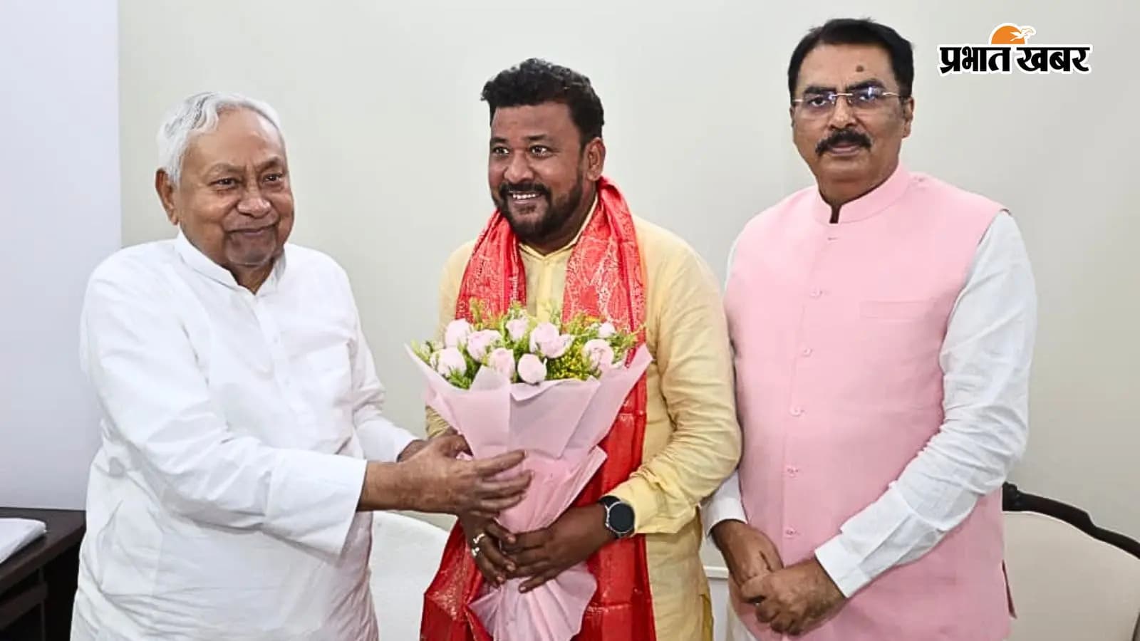 नीतीश कुमार से मिले बांकीपुर से भाजपा उम्मीदवार अभिषेक कुमार नीतीश कुमार से मिले बांकीपुर से भाजपा उम्मीदवार अभिषेक कुमार