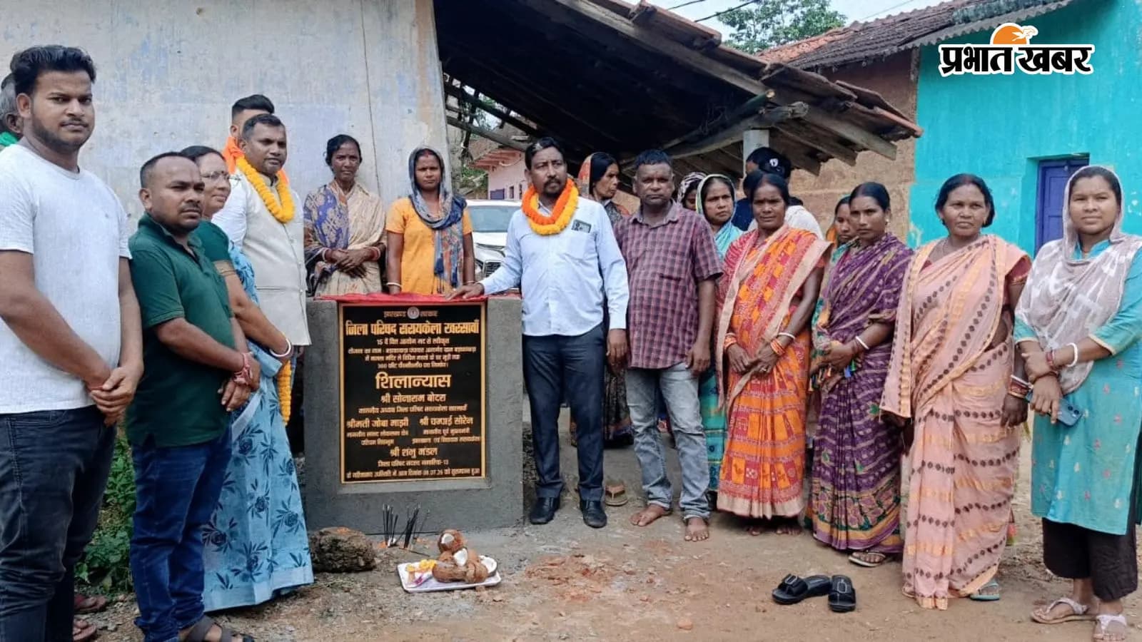 योजना का शिलान्यास करते जिला परिषद अध्यक्ष सोनाराम बोदरा योजना का शिलान्यास करते जिला परिषद अध्यक्ष सोनाराम बोदरा