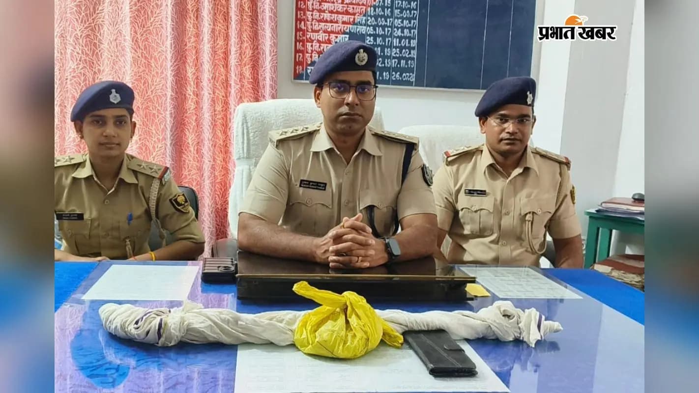 प्रेस वार्ता करते एसडीपीओ प्रेस वार्ता करते एसडीपीओ