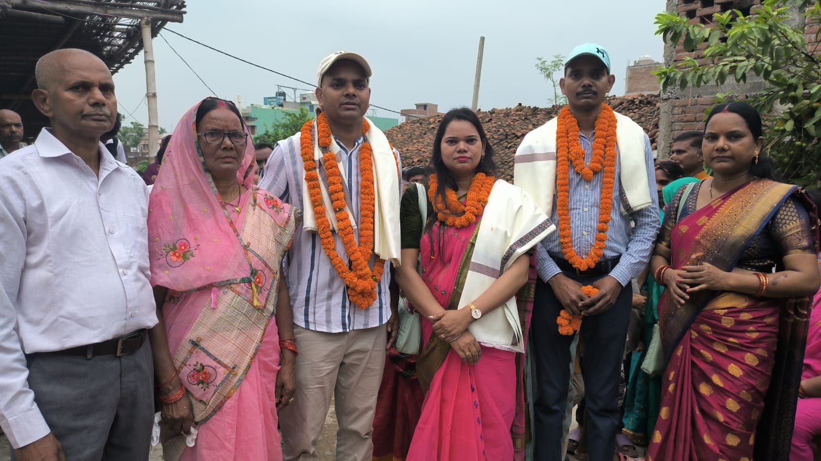 कहलगाँव : 70वीं बीपीएससी में एक ही परिवार के 3 सदस्य चयनित, गांव में हुआ भव्य स्वागत* कहलगाँव : 70वीं बीपीएससी में एक ही परिवार के 3 सदस्य चयनित, गांव में हुआ भव्य स्वागत*