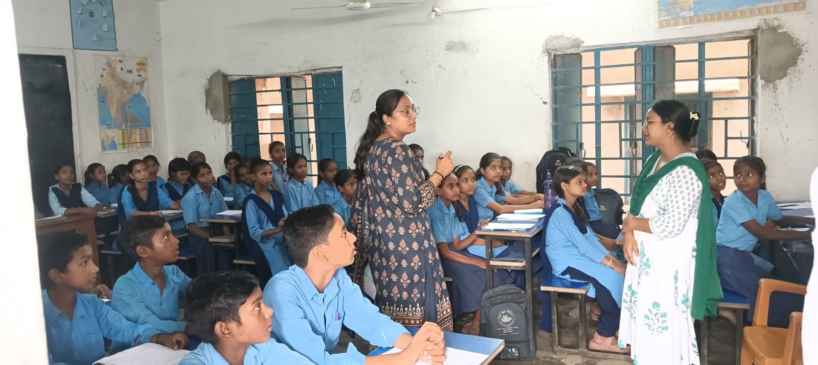 कमरगंज विद्यालय को दो पाली में संचालित करने की मांग, बीईओ ने किया निरीक्षण कमरगंज विद्यालय को दो पाली में संचालित करने की मांग, बीईओ ने किया निरीक्षण