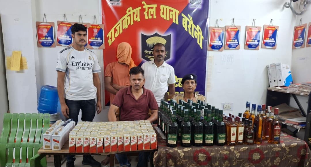 83 लीटर अंग्रेजी शराब के साथ एक धंधेबाज को पुलिस ने किया गिरफ्तार 83 लीटर अंग्रेजी शराब के साथ एक धंधेबाज को पुलिस ने किया गिरफ्तार