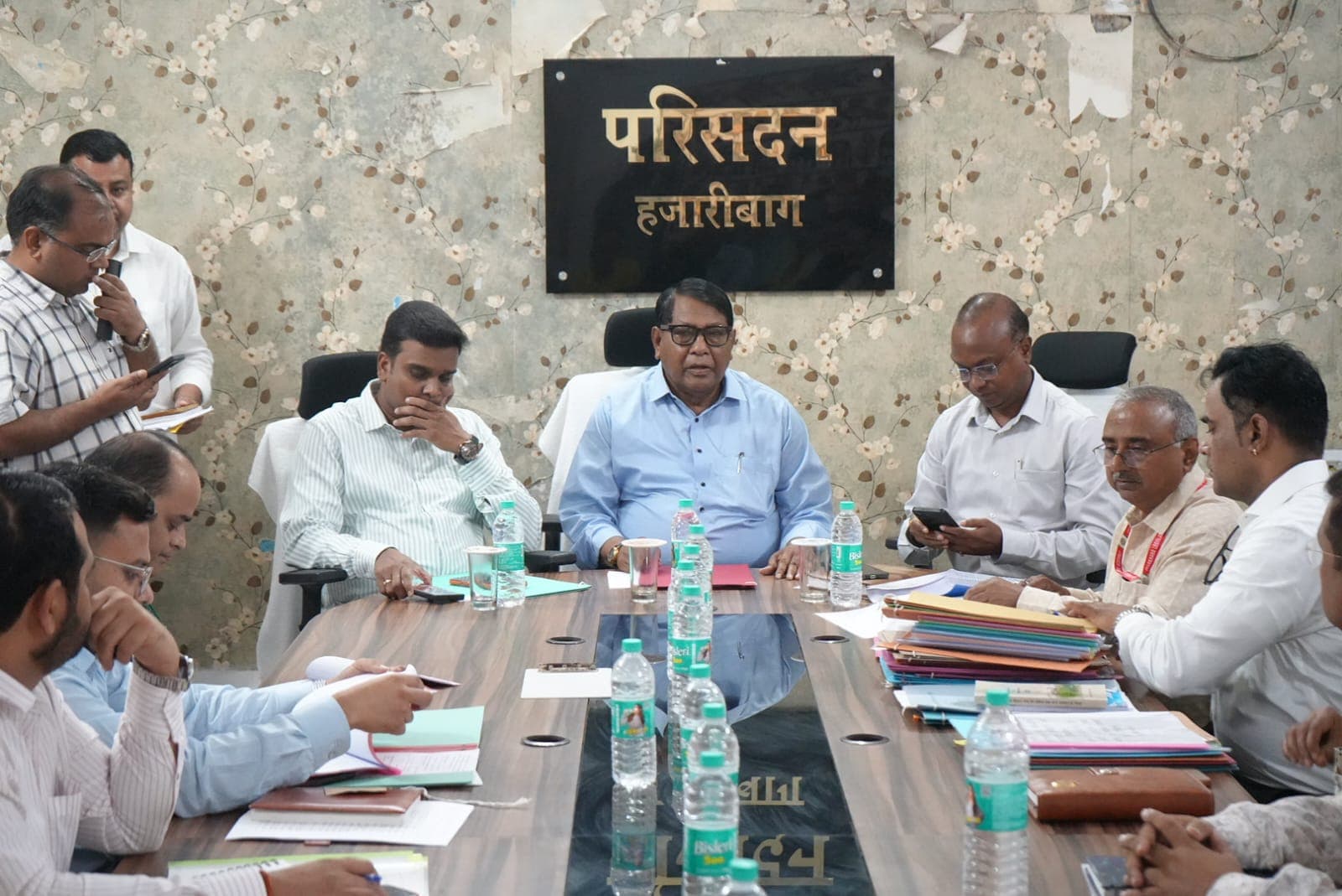राजस्व संग्रहण बढ़ाने पर जोर, विधानसभा समिति ने विभागों की समीक्षा की राजस्व संग्रहण बढ़ाने पर जोर, विधानसभा समिति ने विभागों की समीक्षा की