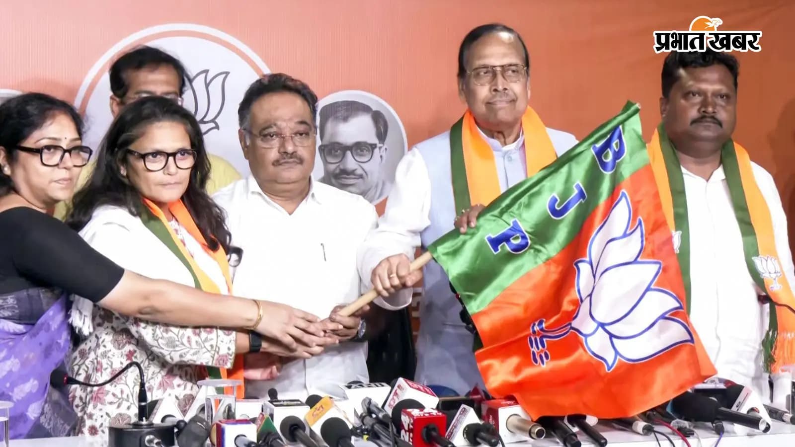 तृणमूल कांग्रेस के तीन पूर्व सांसद भाजपा में शामिल ( स्रोत- पीटीआई) तृणमूल कांग्रेस के तीन पूर्व सांसद भाजपा में शामिल ( स्रोत- पीटीआई)