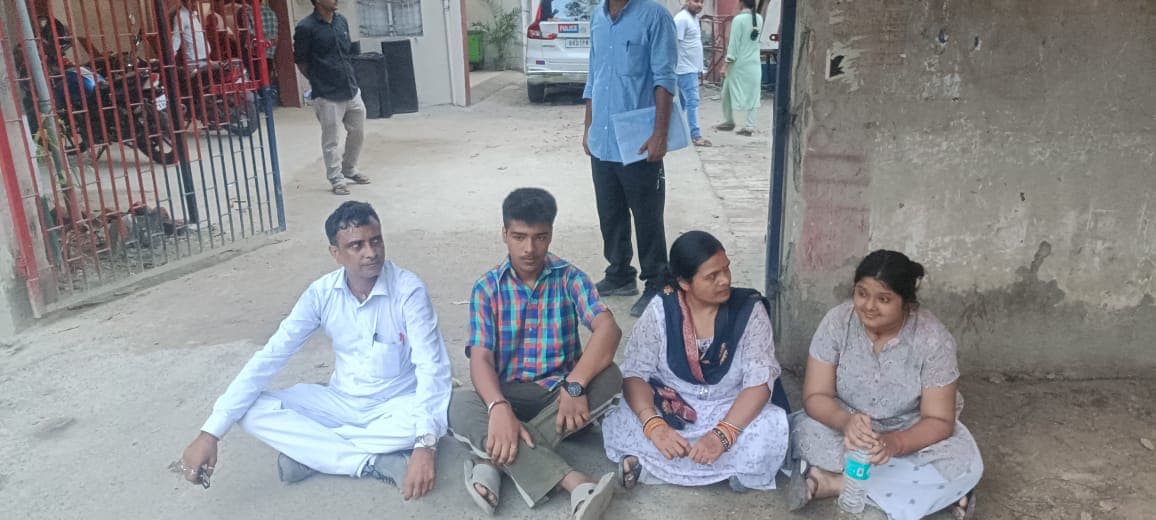 अधिवक्ता के परिवार को खुलेआम धमकी, अश्लील गालियाँ अधिवक्ता के परिवार को खुलेआम धमकी, अश्लील गालियाँ