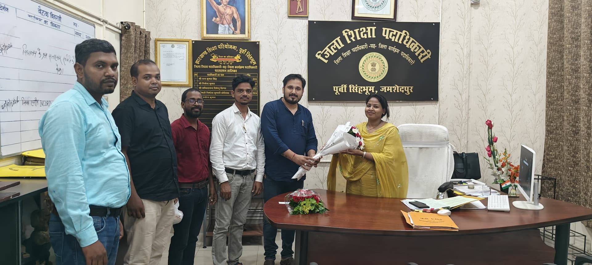 जिला शिक्षा पदाधिकारी से मिला लिपिक मोर्चा जिला शिक्षा पदाधिकारी से मिला लिपिक मोर्चा
