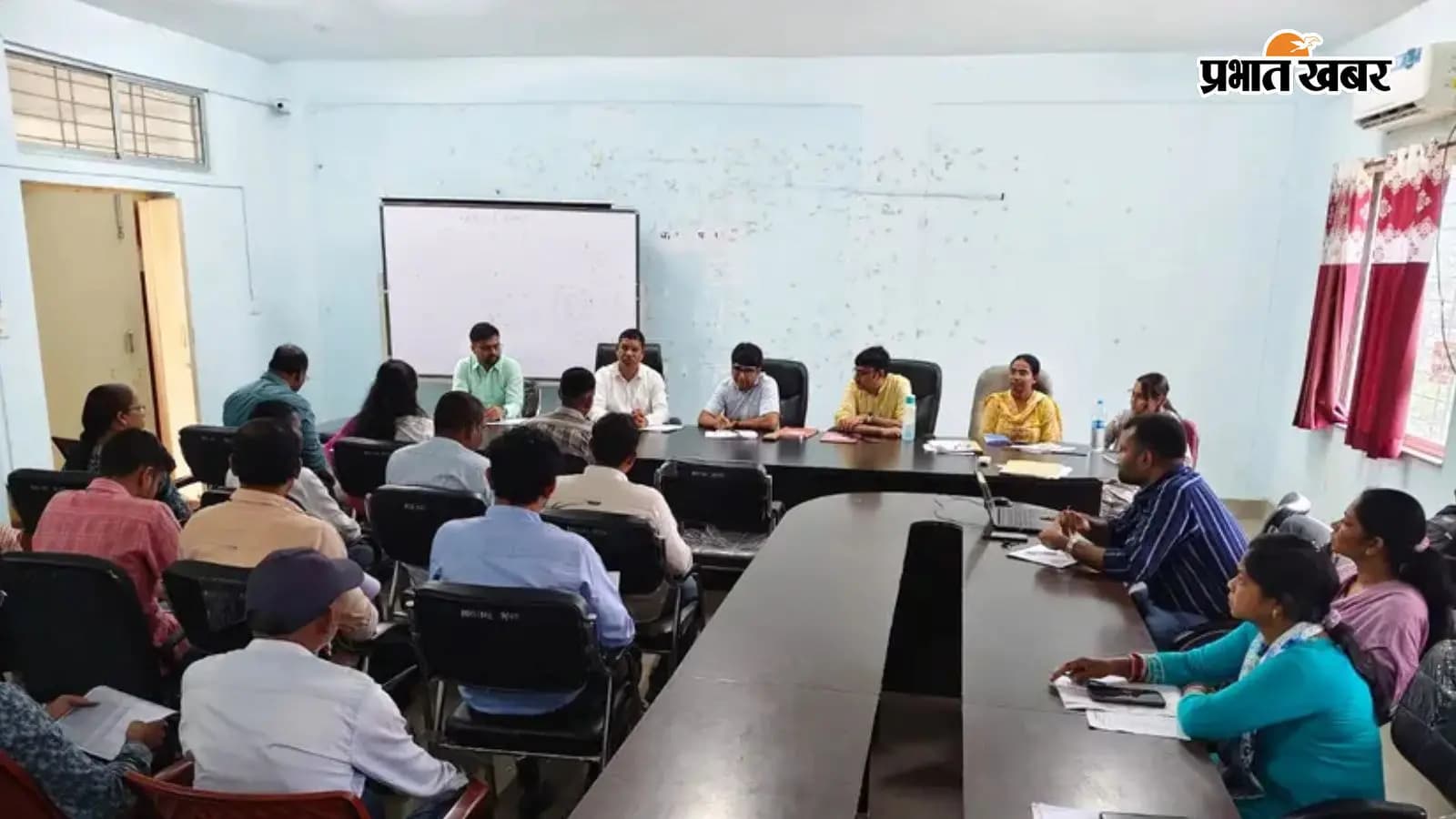 सरायकेला खरसावां जिले के कुचाई में एसआईआर को लेकर समीक्षा बैठक सरायकेला खरसावां जिले के कुचाई में एसआईआर को लेकर समीक्षा बैठक