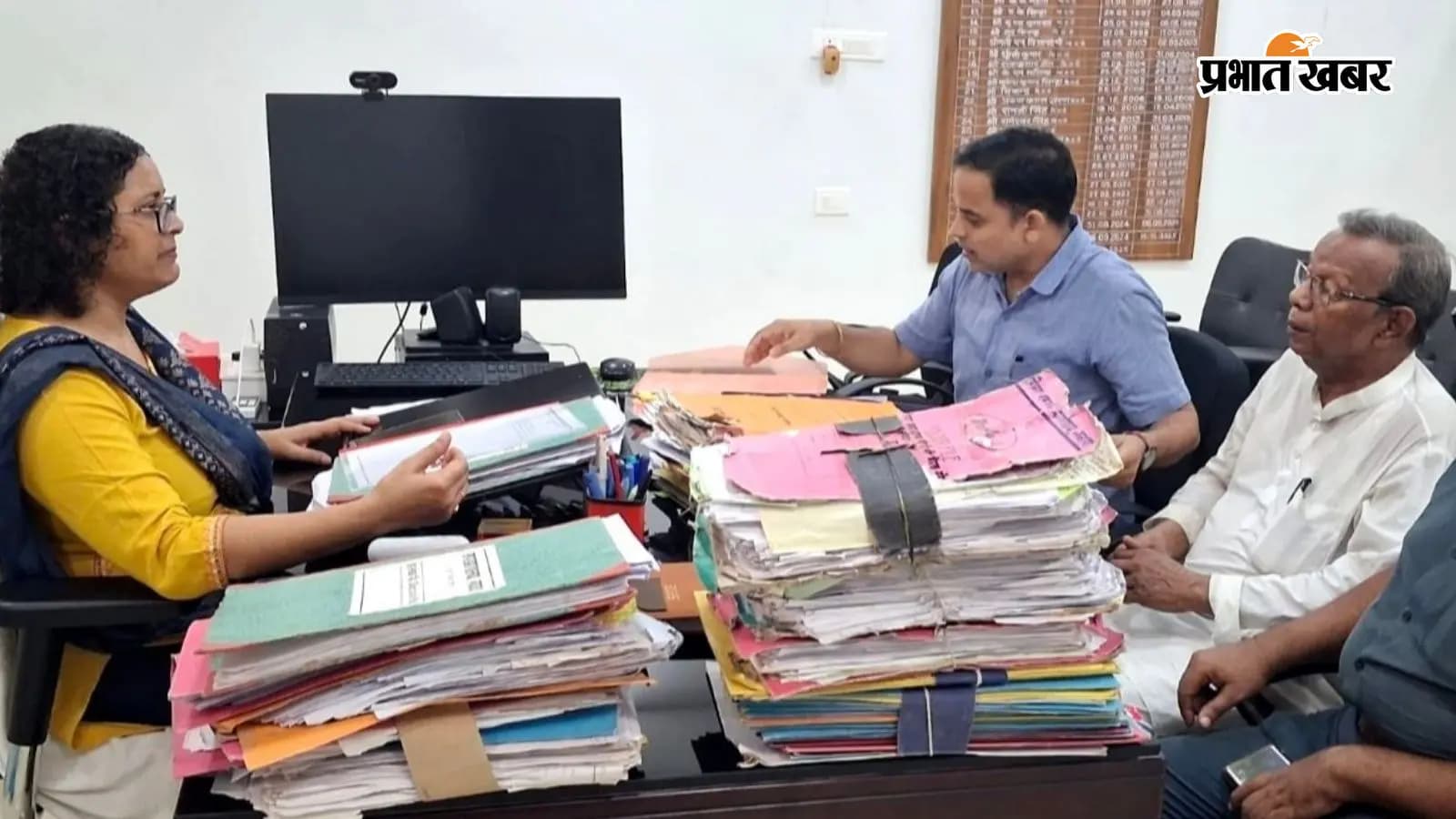 बैठक में मौजूद पदाधिकारी व समिति से जुड़े लोग | Prabhat Khabar बैठक में मौजूद पदाधिकारी व समिति से जुड़े लोग | Prabhat Khabar